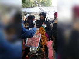 पंजाब और कश्मीर की मिट्टी लेकर आंदोलन में पहुंचे पूर्व सैनिक हरजिंदर सिंह पंजाब और कश्मीर की मिट्टी लेकर आंदोलन में पहुंचे पूर्व सैनिक हरजिंदर सिंह