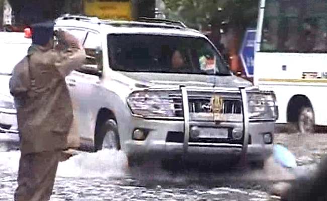 Jayalalithaa Conducts Survey of Flood-Hit Areas