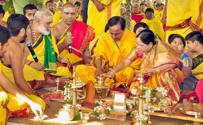 Maharashtra Governor, Andhra Pradesh Speaker Attend KCR's 'Maha Yagam'