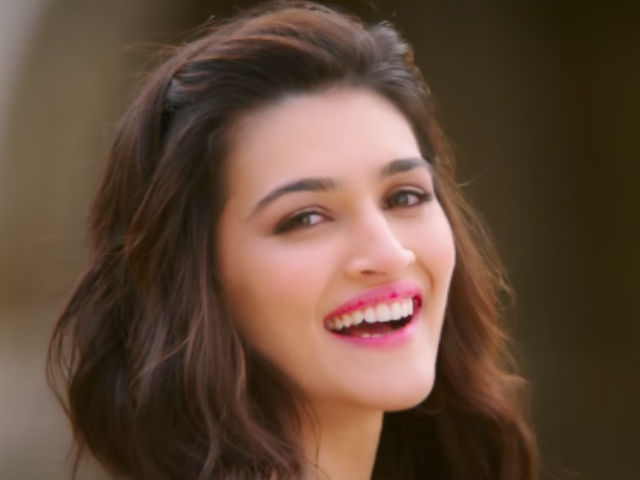 It Was a 'Learning Experience' For Kriti to Work With Shah Rukh in <I>Dilwale</i>