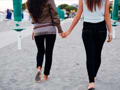 US Women 3 Times More Likely To Say They're Bisexual: Survey