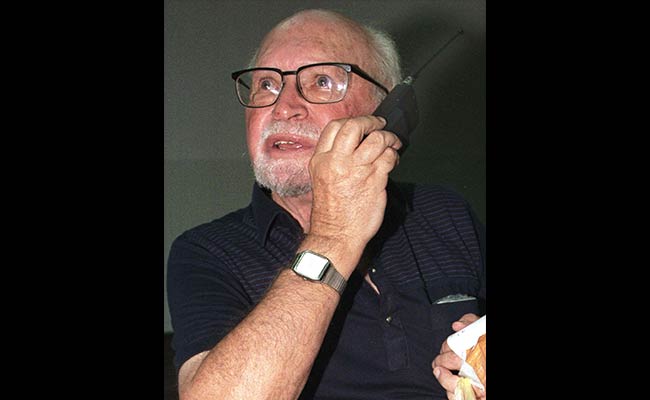 Jewish Soviet Spy Who Long Duped Israel Dies at 97