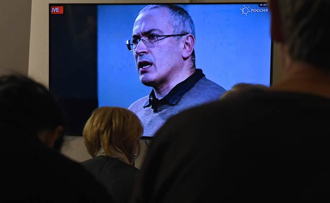 Russia Charges Mikhail Khodorkovsky In Absentia With Organising Murder