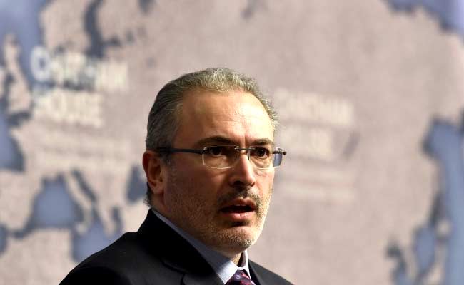 Russia Raids Homes Of Kremlin Critic Mikhail Khodorkovsky's Staff