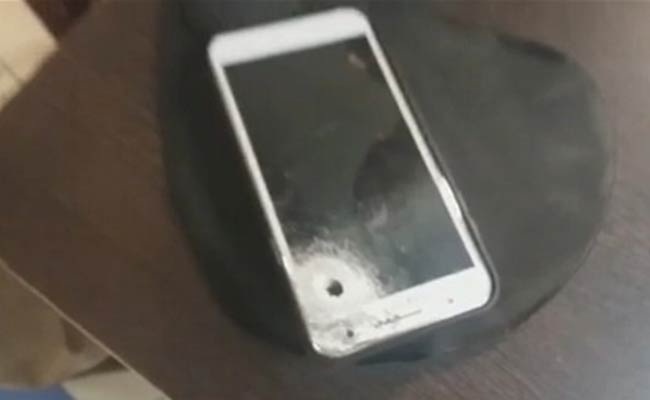 When A Cellphone Saved A Mumbai Builder From A Bullet