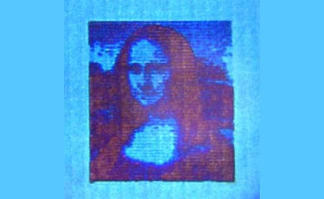 Microscopic Mona Lisa 10,000 Times Smaller Than Real One Printed