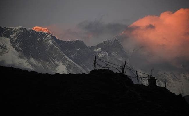 Nepal Seeks To Drain Giant Glacial Lake Near Mount Everest