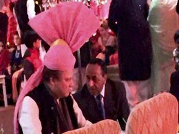 नवाज शरीफ ने नवासी की शादी में पीएम मोदी से उपहार में मिली पगड़ी पहनी नवाज शरीफ ने नवासी की शादी में पीएम मोदी से उपहार में मिली पगड़ी पहनी