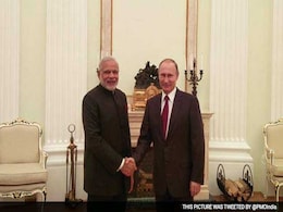 मास्को में पीएम मोदी का शानदार स्वागत, पुतिन से हुई निजी बातचीत मास्को में पीएम मोदी का शानदार स्वागत, पुतिन से हुई निजी बातचीत