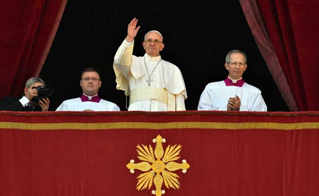 In Christmas Message, Pope Francis Speaks Out On Conflicts, Migrants