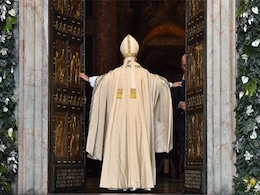 Pope Francis Opens St Peter's Holy Door To Launch Catholic Jubilee Pope Francis Opens St Peter's Holy Door To Launch Catholic Jubilee