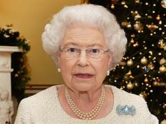 UK Artist Creates World's Smallest Portrait Of Queen