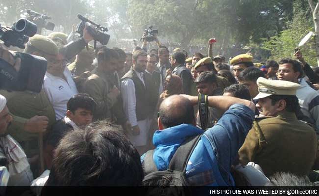 Call Me When The Bulldozers Come, Rahul Gandhi Tells Residents Of Razed Slum