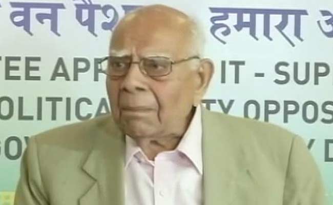 Ram Jethmalani Offers Free Services To AMU On Minority Status Case