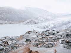 Blankets Cover Swiss Glacier In Vain Effort To Halt Icemelt