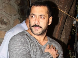 Meter Down! Salman Khan Takes an Autorickshaw Ride Meter Down! Salman Khan Takes an Autorickshaw Ride