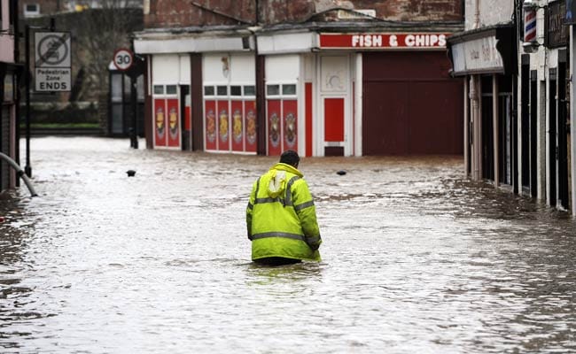 Freakish Weather Runs From Top Of The World To The Bottom