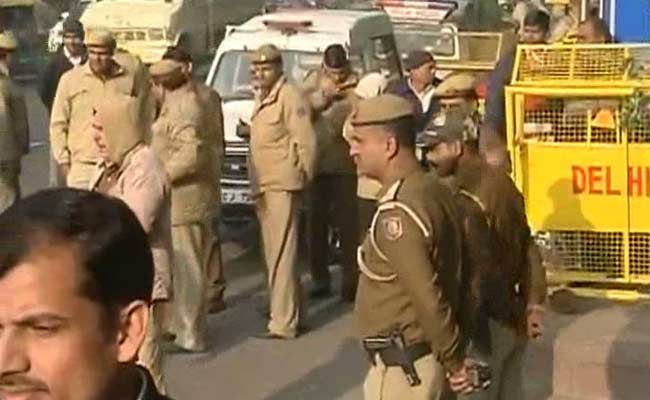Tight Security At Patiala House Court Ahead of Rahul, Sonia Gandhi's Appearance