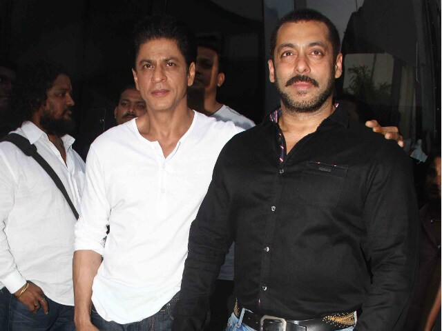 Shah Rukh Comes 'Cheap', Doesn't Know About Salman Khan's Salary