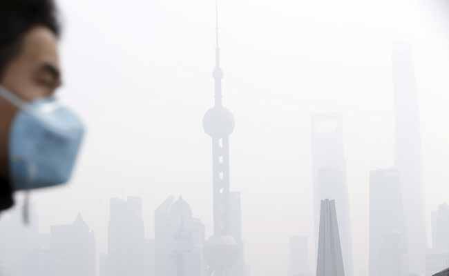 Hazardous Smog Hits Shanghai As China's Bad Air Spreads