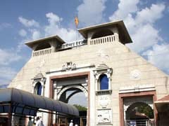 Politicians Applaud Woman Who Flouted Ban to Enter Ahmednagar Temple