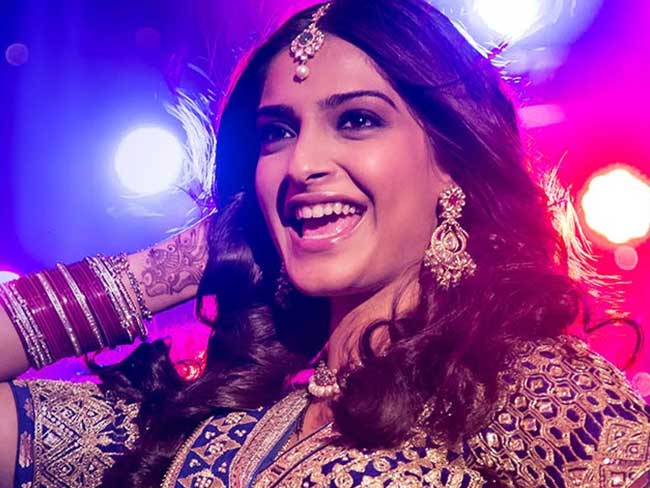 जानिये 12वीं की पढ़ाई बीच में ही क्यों छोड़ दी सोनम कपूर ने...