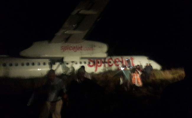 SpiceJet Aircraft Hits Wild Boars on Jabalpur Runway, Passengers Evacuated