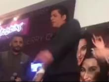 Shah Rukh Khan's on Fire, Dancing to <I>Manma Emotion</i> in London