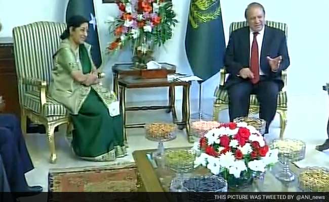 Sushma Swaraj Meets Pakistan PM Nawaz Sharif in Islamabad