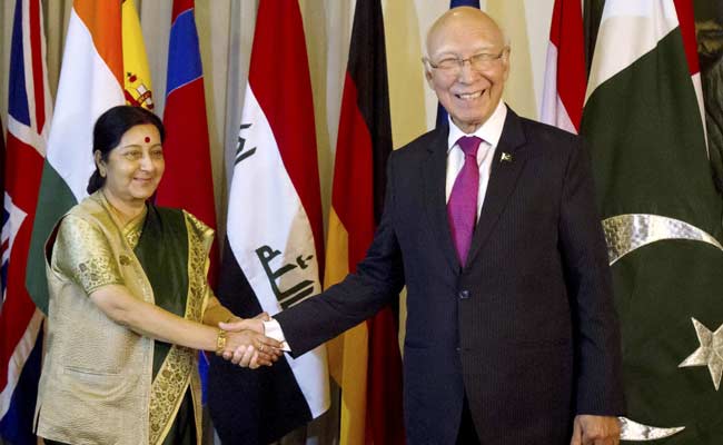 Sartaj Aziz, Sushma Swaraj May Meet In Nepal This Week