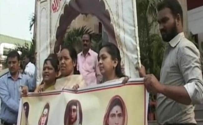 In A Forbidden Maharashtra Temple, 4 Women Defy Discrimination