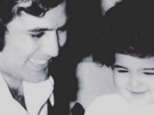 On Shared Birthday, Twinkle Tweets Old Pic of Herself With Dad Rajesh Khanna