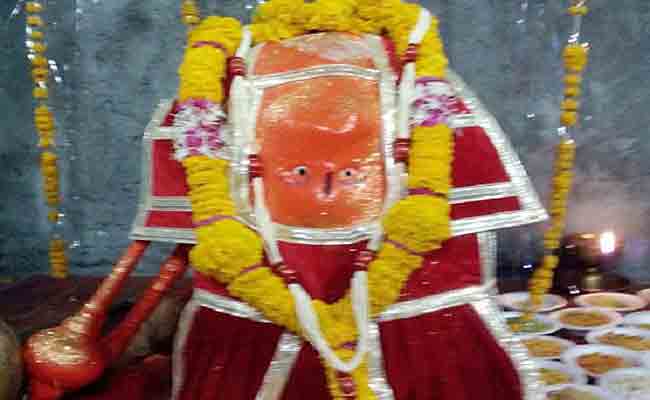 हनुमान जी के इन 8 भक्तिमय मंत्रों का मंगलवार और शनिवार को करें जाप, सारे संकट बजरंग बली करेंगे दूर हनुमान जी के इन 8 भक्तिमय मंत्रों का मंगलवार और शनिवार को करें जाप, सारे संकट बजरंग बली करेंगे दूर