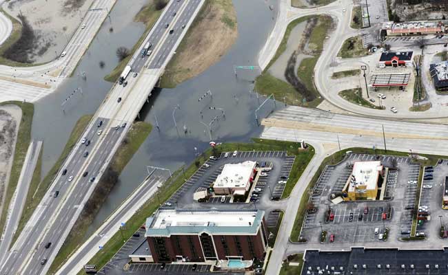 Soldiers Hit Streets As US Floods Death Toll Rises