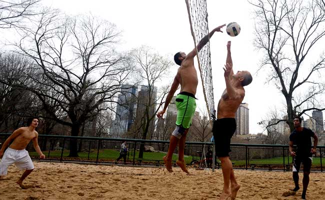 Records Smashed On East Coast's Warmest Ever Christmas Eve