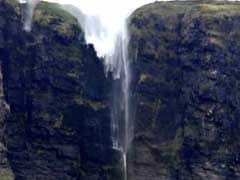 Waterfall Flows Upwards in Remarkable Natural Phenomenon