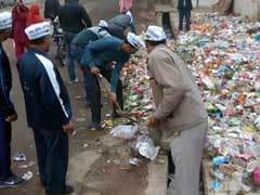 AAP Ministers Use Brooms In Delhi, Sanitation Workers Block Clean-Up Team