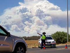 Bushfire Kills 2 In Australia's South West, More Towns Evacuating