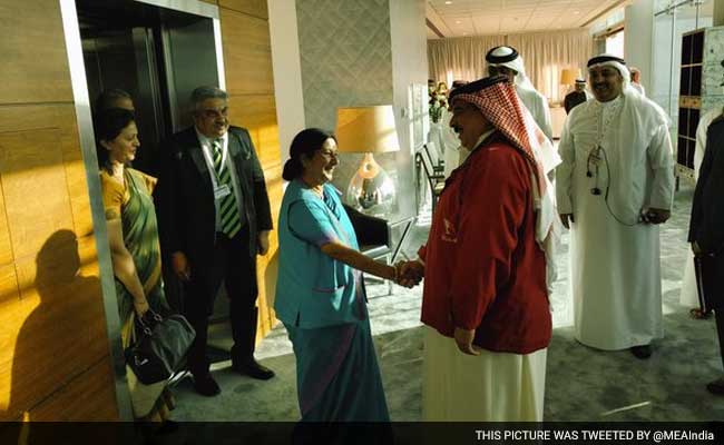 Foreign Minister Sushma Swaraj Meets Bahrain's King, Discusses Bilateral Ties