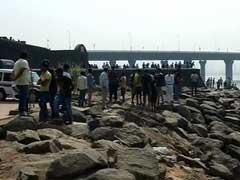 Mumbai 'Selfie Mishap': Body Of Fisherman Who Tried Rescuing Girls Found