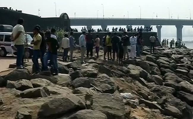 Mumbai 'Selfie Mishap': Body Of Fisherman Who Tried Rescuing Girls Found