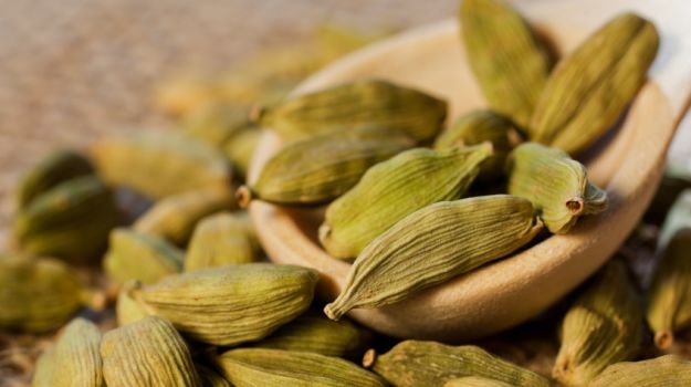 Cardamom (Elaichi) For Weight Loss: 6 Reasons To Add The Wonder Spice To Your Diet