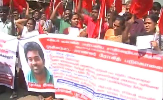 Protesters Demanding Smriti Irani's Resignation Detained In Delhi, Chennai