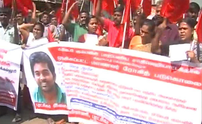 Protesters Demanding Smriti Irani's Resignation Detained In Delhi, Chennai