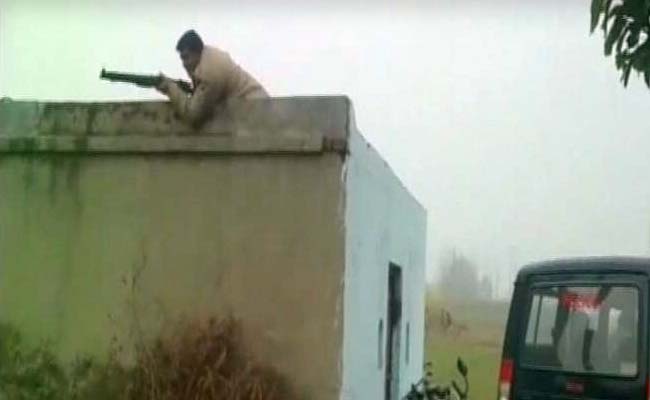 Gang Of Robbers Surrounded In Dramatic Chase By Cops Near Delhi