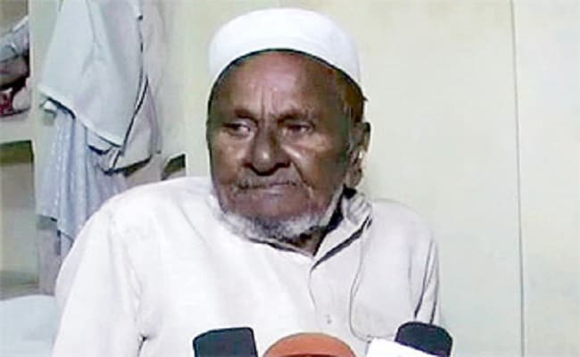 नरसिम्हा राव ने गिरवाई थी बाबरी मस्जिद, उन्‍होंने मुसलमानों के साथ धोखा किया : हाशिम अंसारी