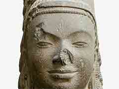 फ्रांस ने 130 साल बाद कंबोडिया को लौटाया हिन्दू देवता की प्रतिमा का सिर
