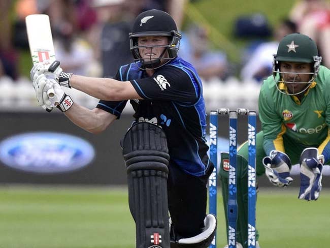 बोल्ट और एलियट की धारदार गेंदबाजी, न्यूजीलैंड ने पाकिस्तान को 70 रन से हराया