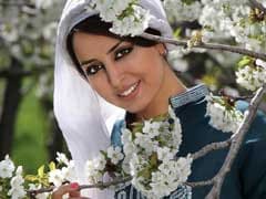 Iranian Poet Released On Bail Before Appeal Hearing