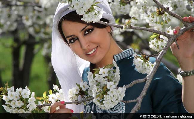 Iranian Poet Released On Bail Before Appeal Hearing